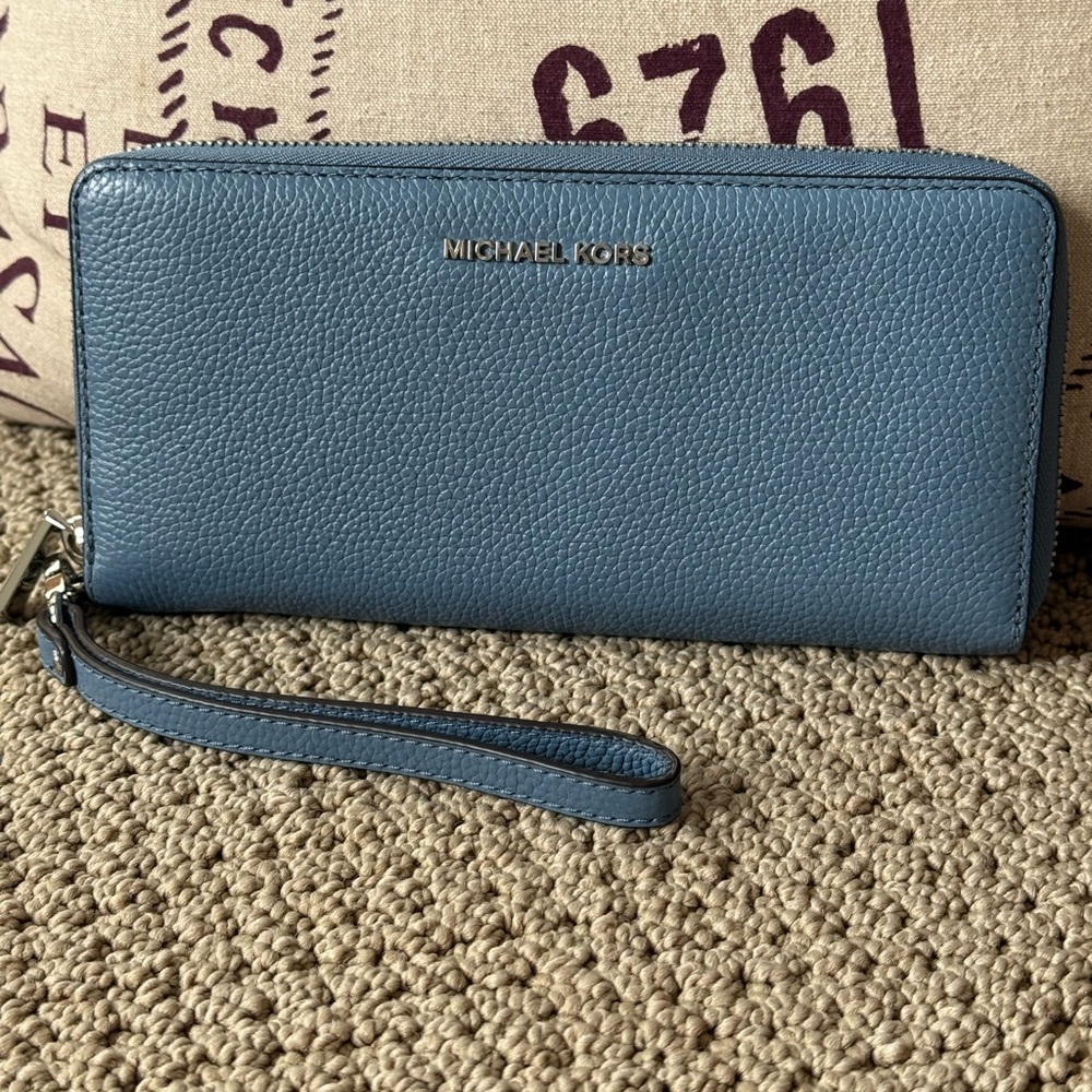 Michael Kors Leather Jet Set Wristlet Wallet in French Blue